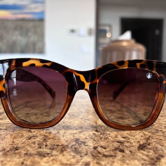 American Bonfire ADIOS sunglasses. - Picture 4 of 5